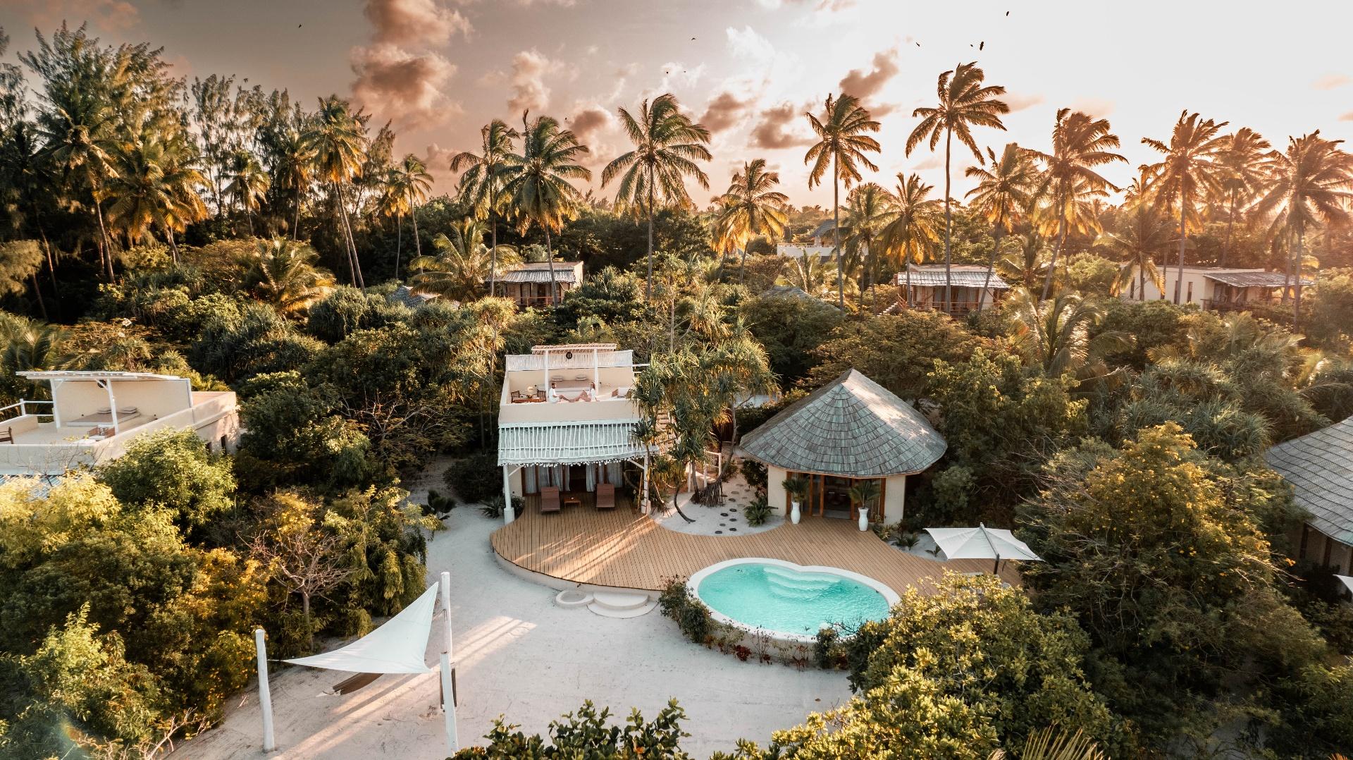 White Sand - pool en lagune